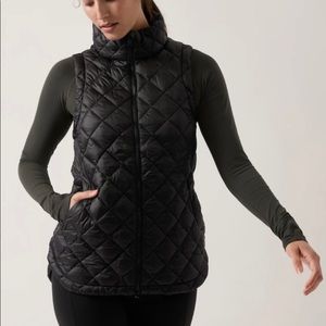 Athleta Whisper Featherless Vest Black — Small, Petite